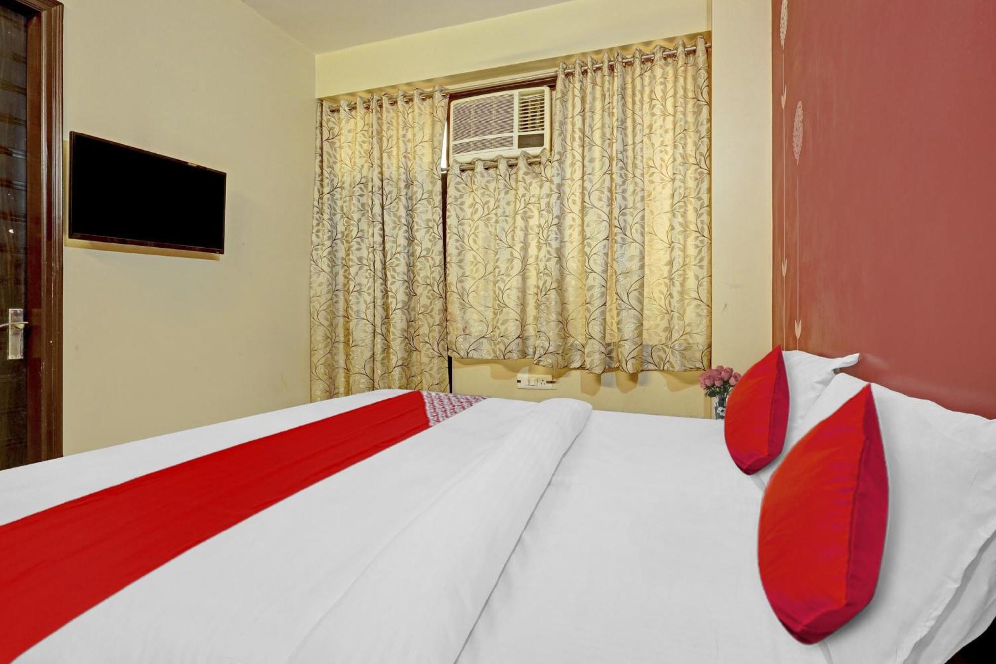 Hotel O A.K Palace Ню Делхи Екстериор снимка