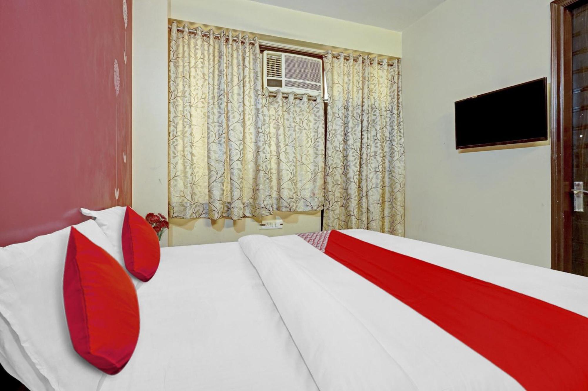 Hotel O A.K Palace Ню Делхи Екстериор снимка